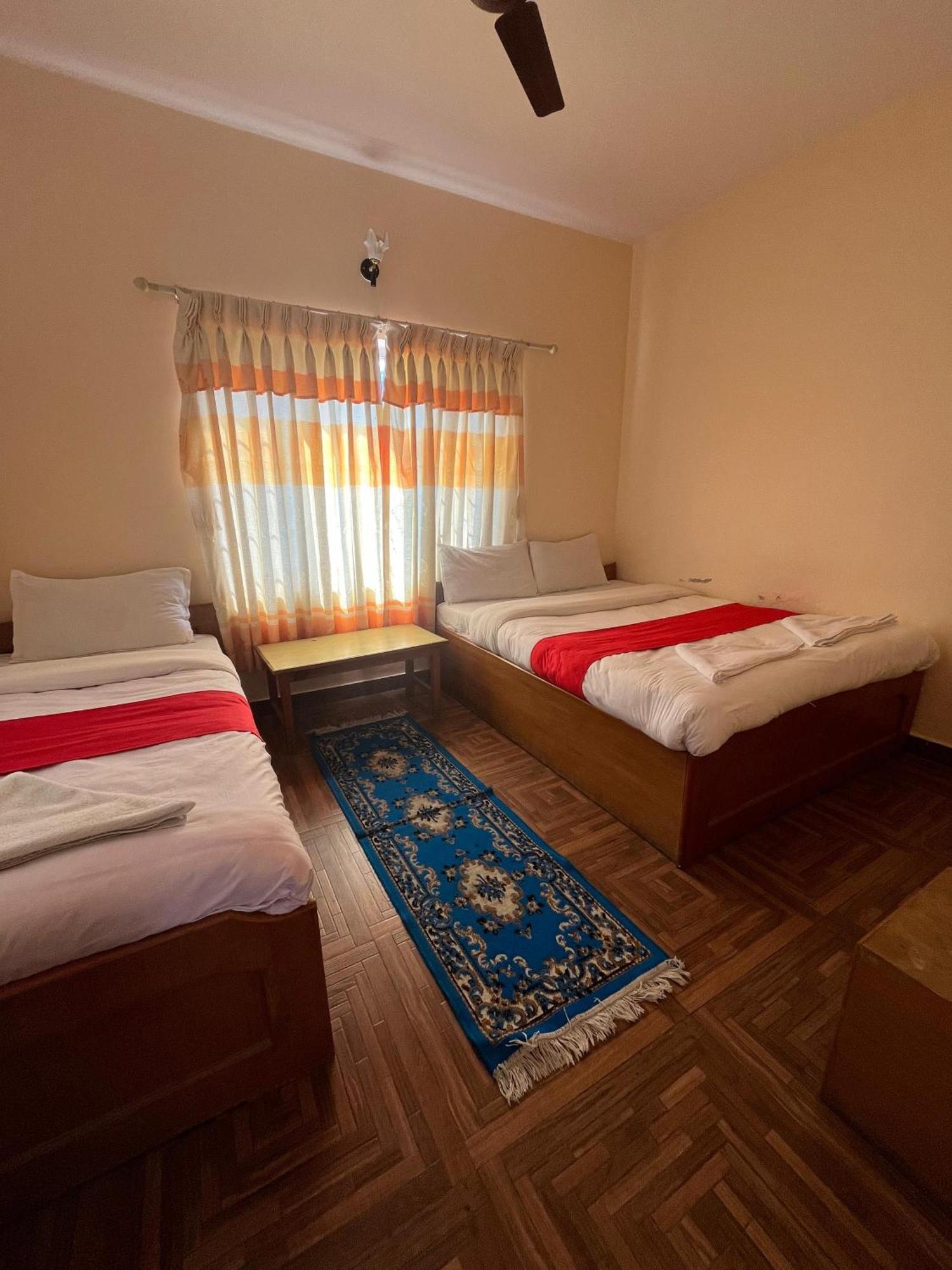 Hotel Global Inn Pokhara Exteriör bild