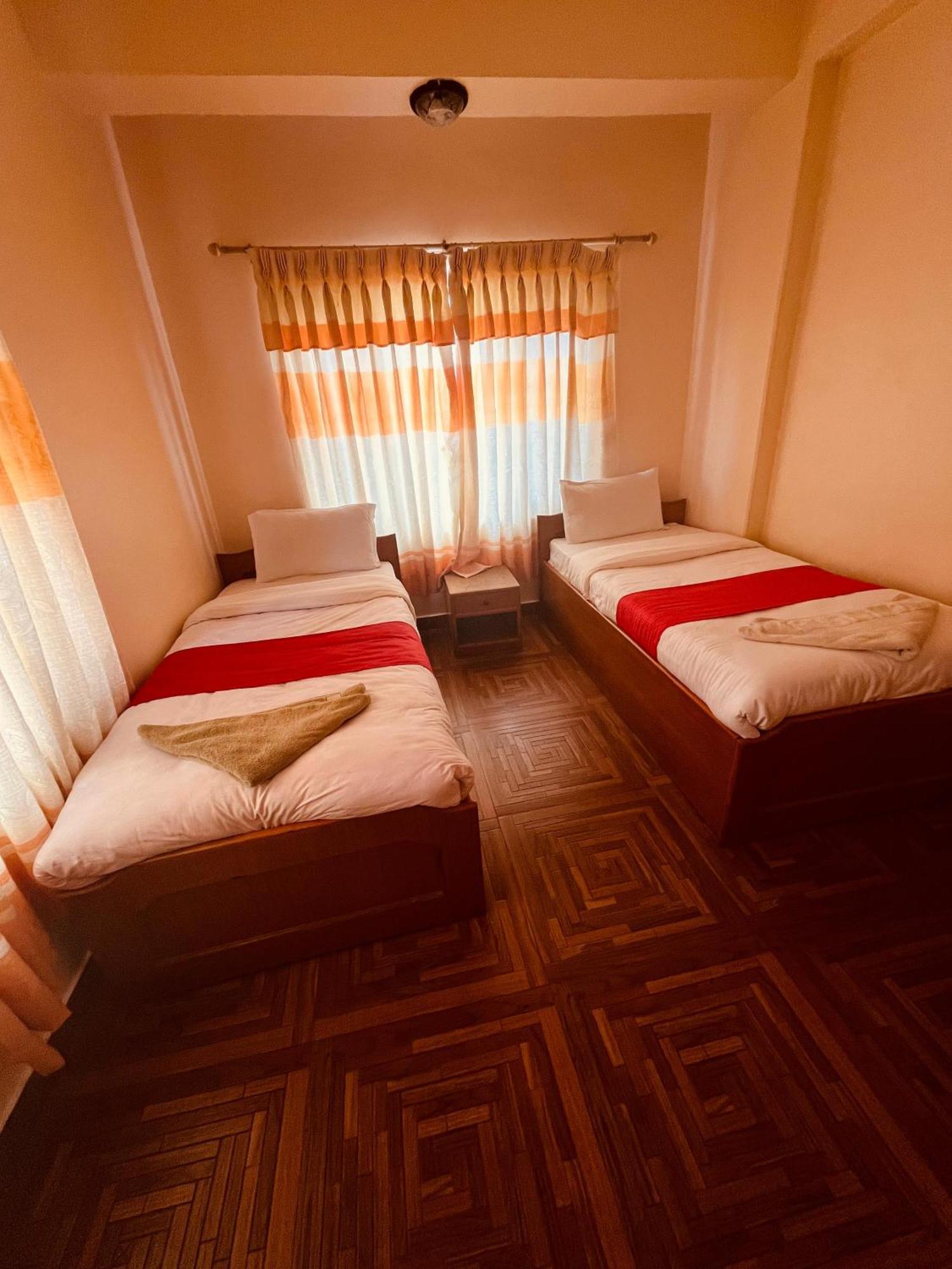 Hotel Global Inn Pokhara Exteriör bild