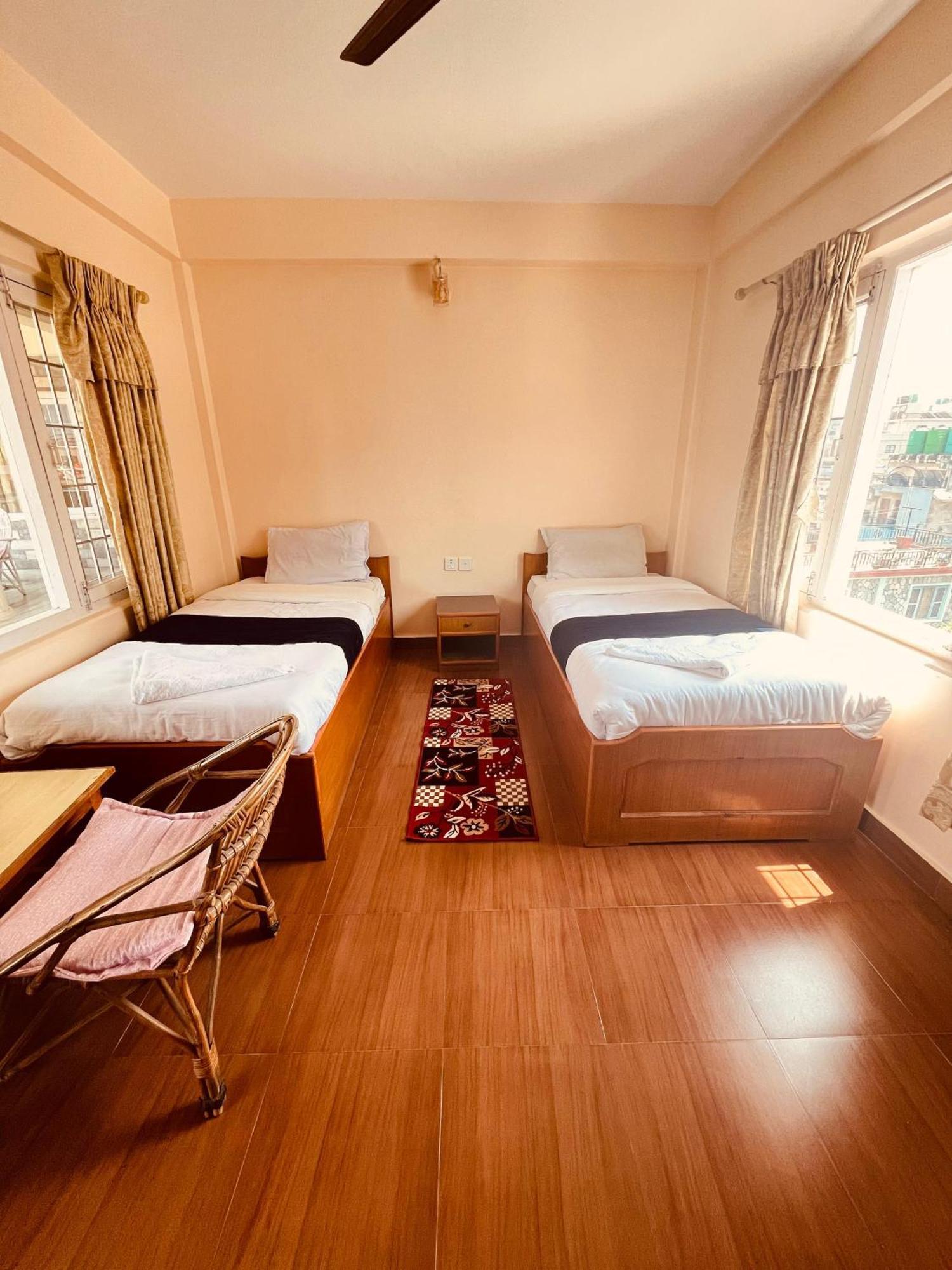 Hotel Global Inn Pokhara Exteriör bild