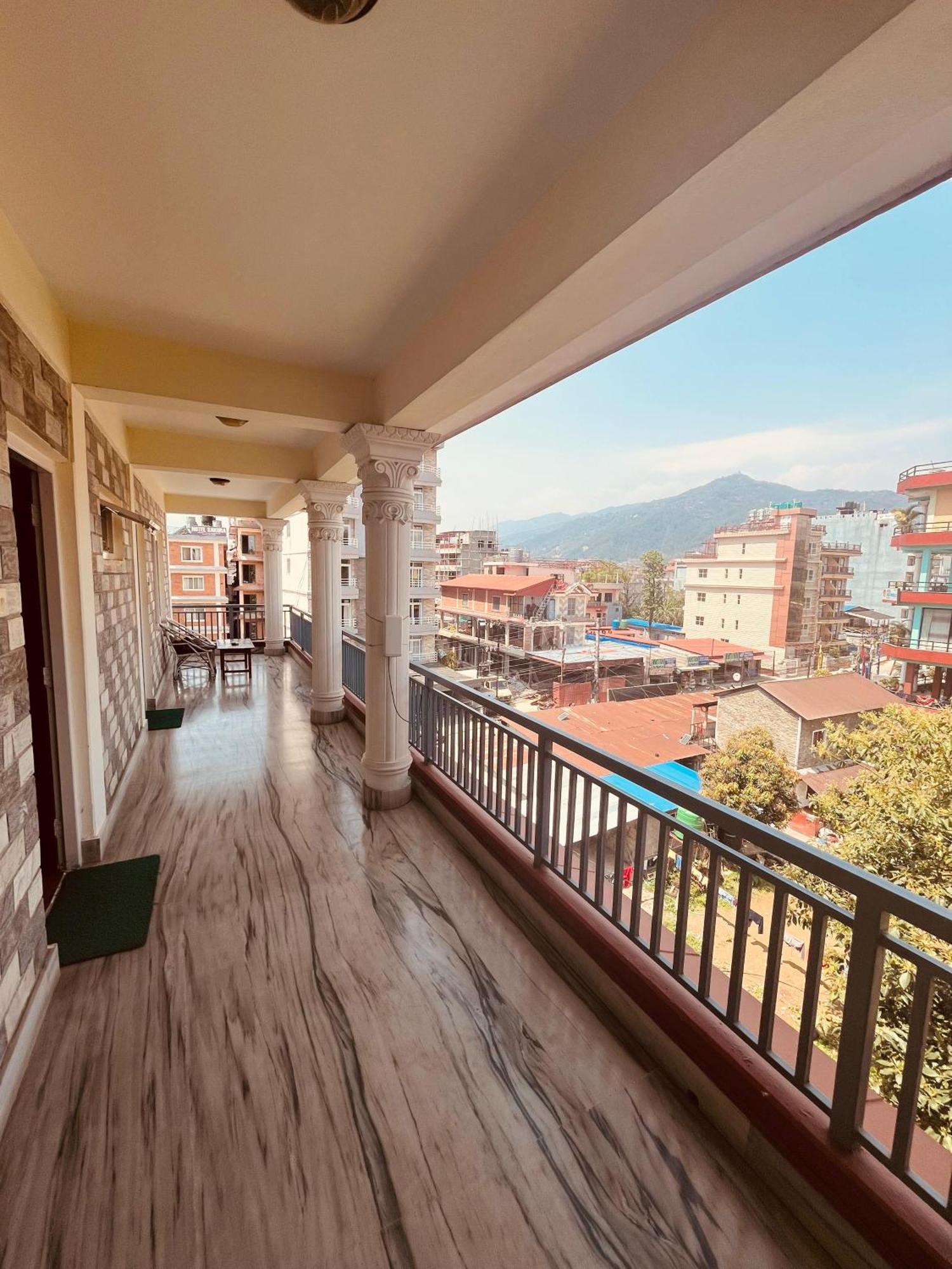 Hotel Global Inn Pokhara Exteriör bild