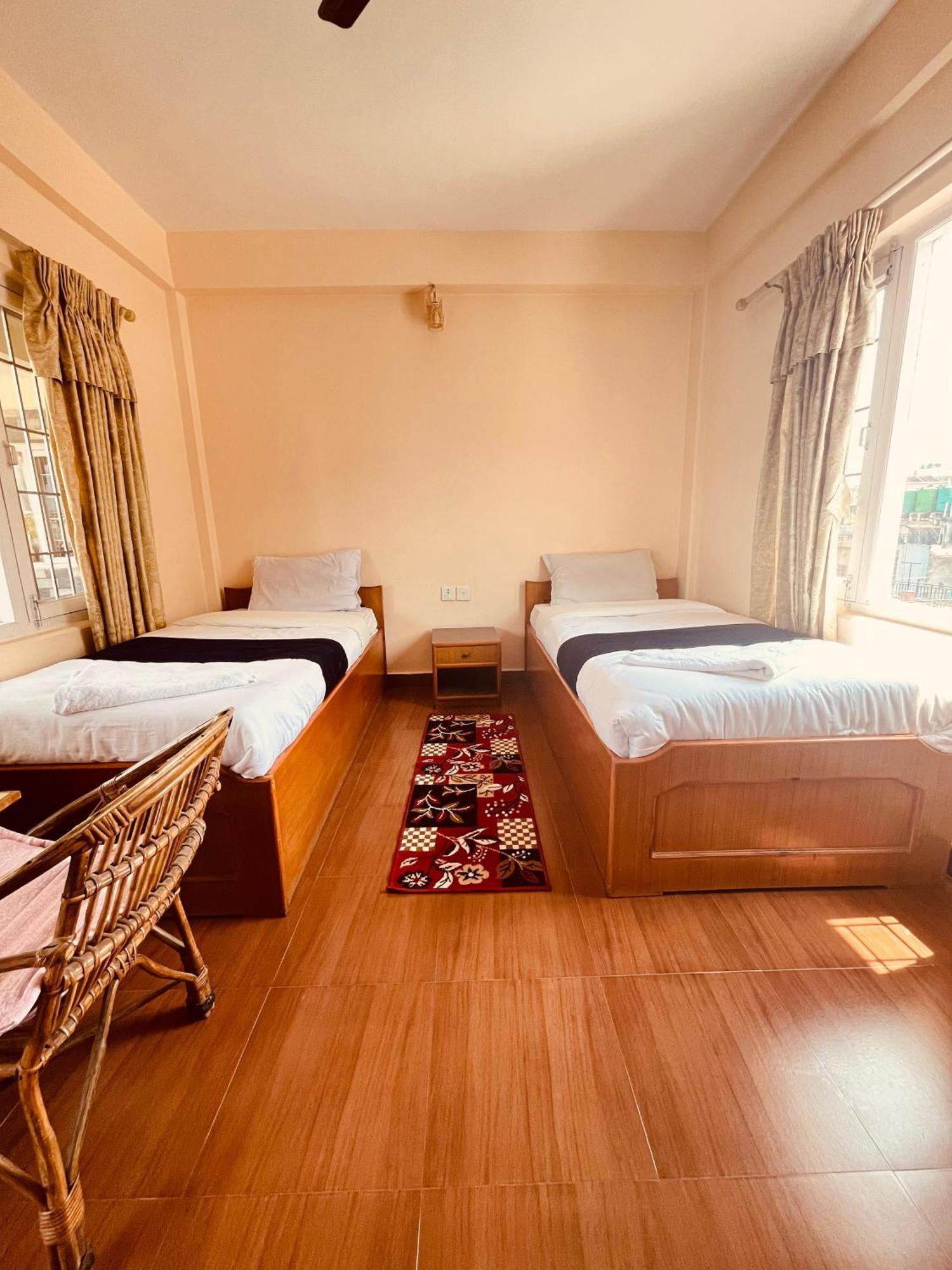 Hotel Global Inn Pokhara Exteriör bild