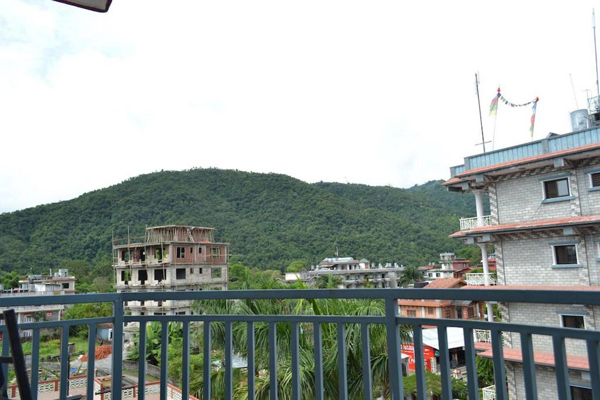 Hotel Global Inn Pokhara Exteriör bild