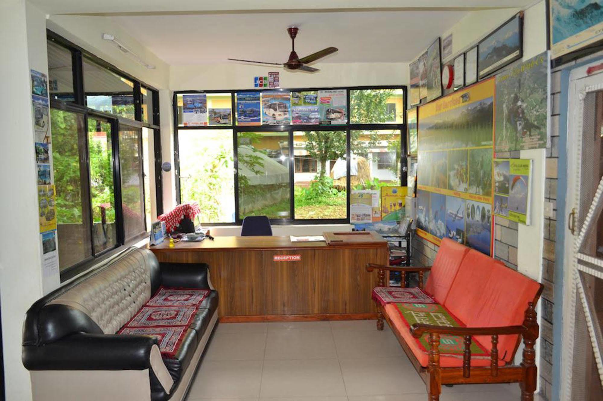 Hotel Global Inn Pokhara Exteriör bild